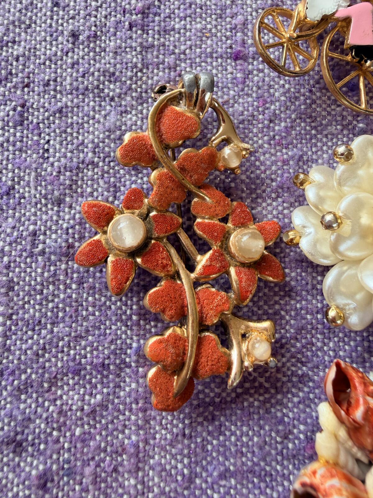 Vintage Brooches Set of 5 bundle with Shells and Pearls whimsical jewellery