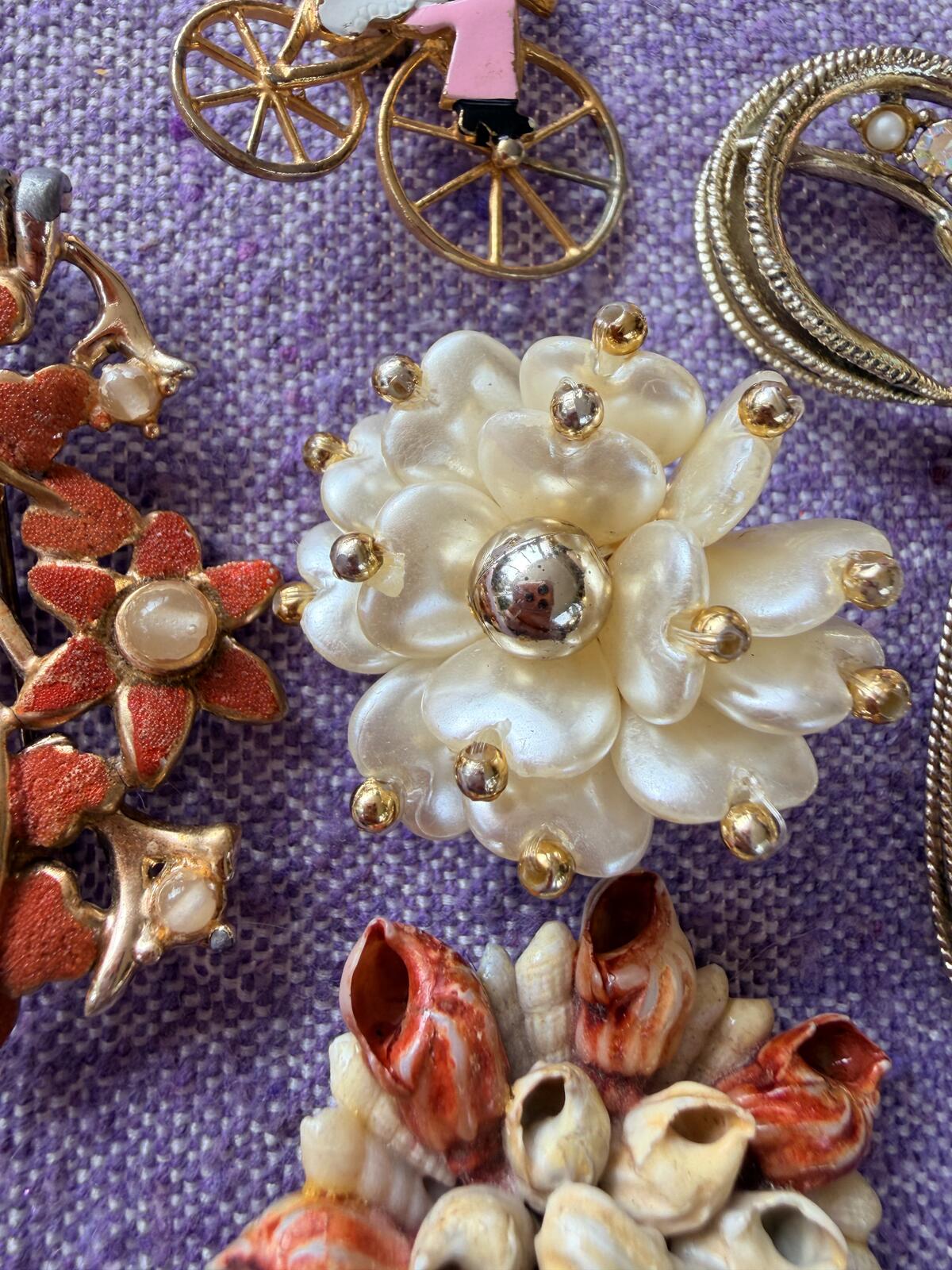 Vintage Brooches Set of 5 bundle with Shells and Pearls whimsical jewellery