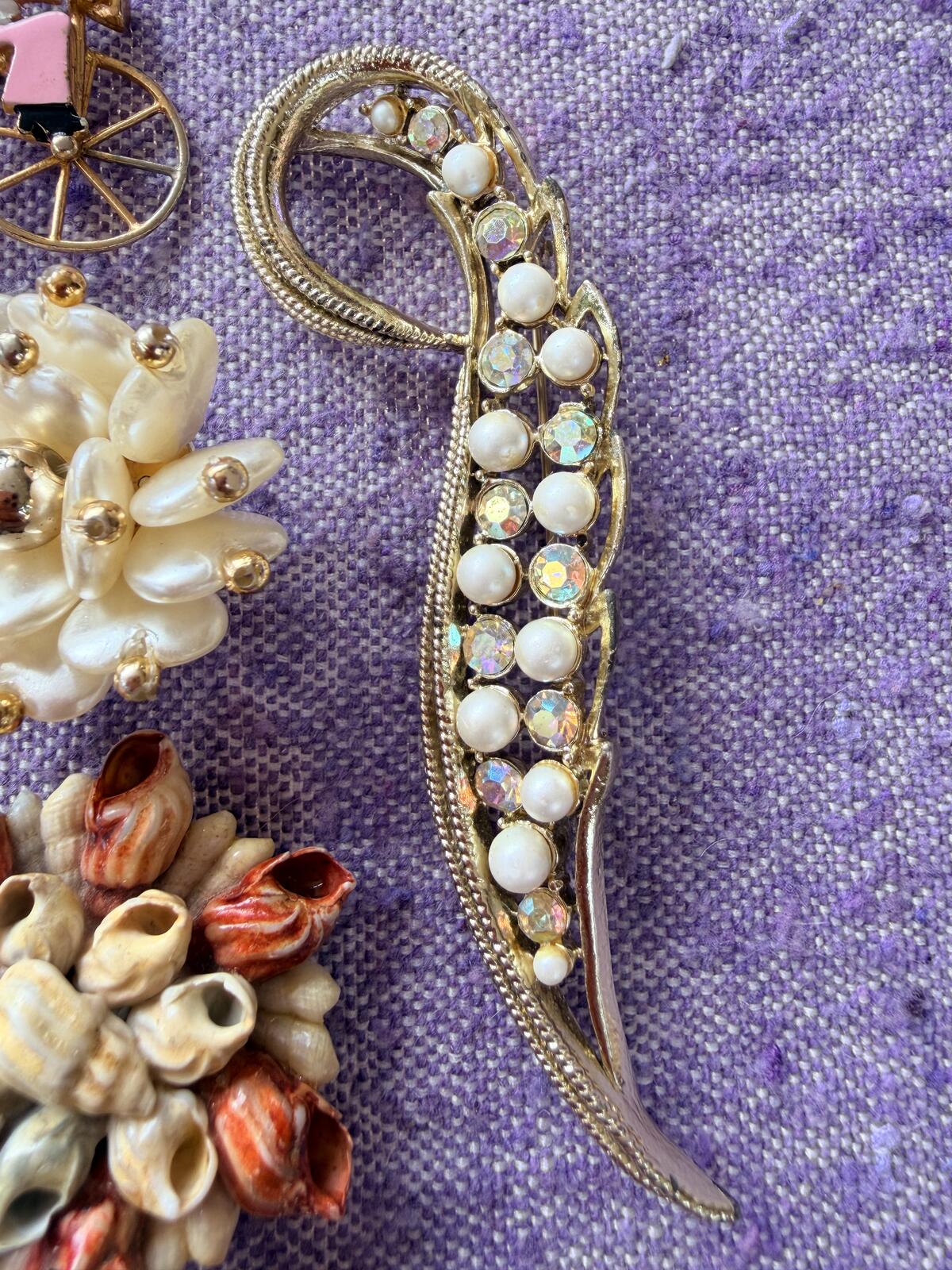 Vintage Brooches Set of 5 bundle with Shells and Pearls whimsical jewellery