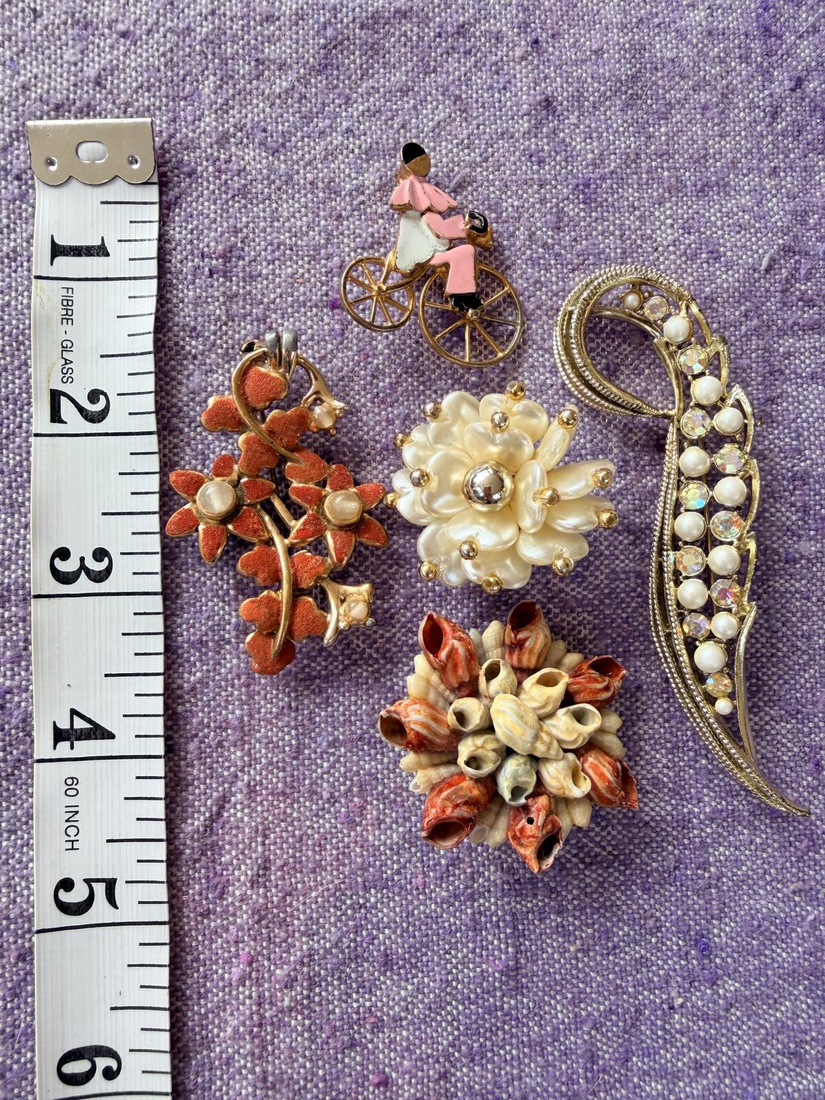 Vintage Brooches Set of 5 bundle with Shells and Pearls whimsical jewellery