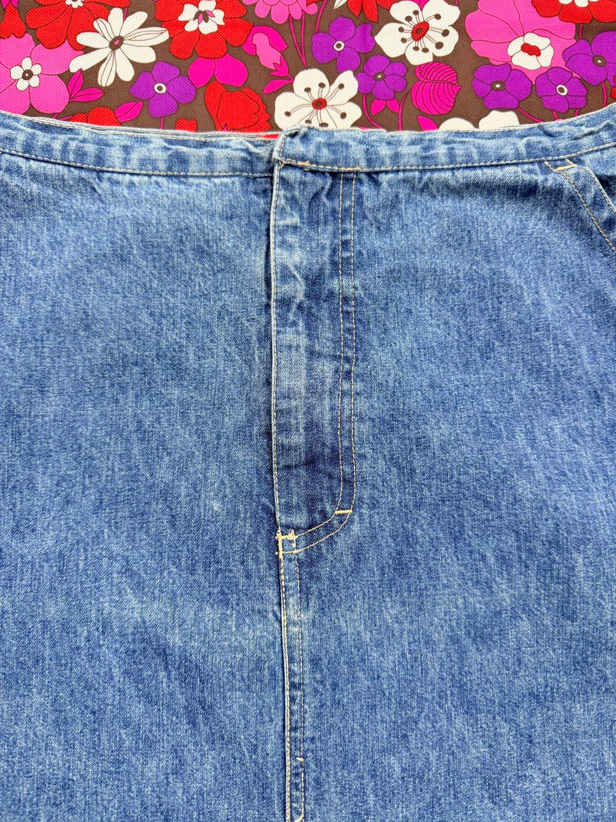 Vintage Y2K Denim Skirt with Embroidered Floral Detail by Gloria Vabderbilt 12