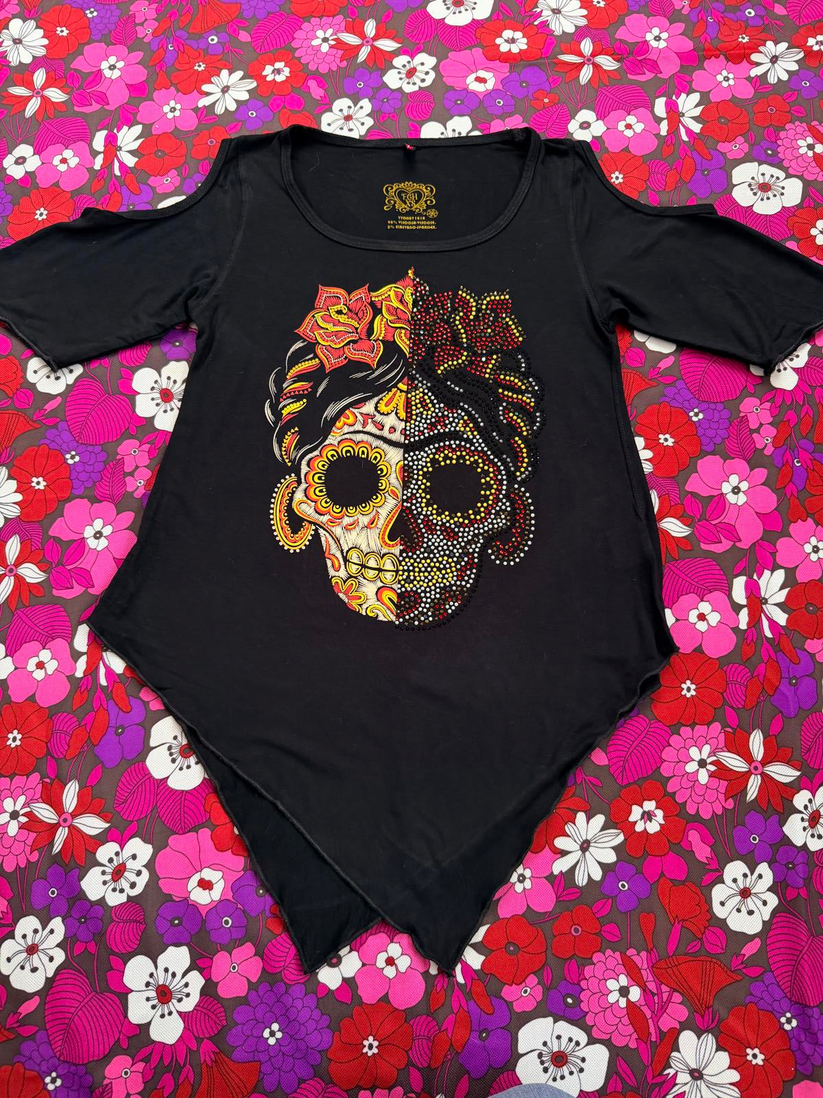 Vintage Y2k Skull Top Black Cold Shoulder Embellished Asymmetrical Tee size S