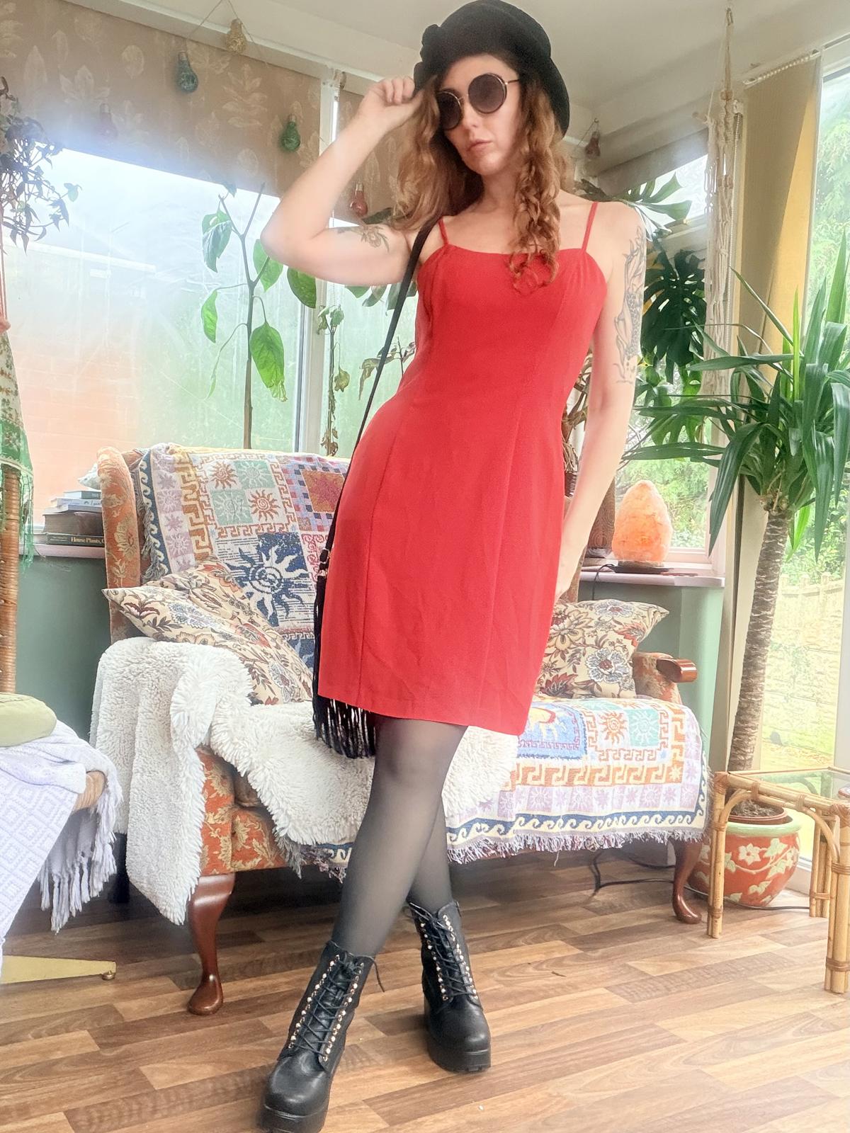 Vintage 1990s Red dress by Vera Mont size 10 Spaghetti Strap fitted Mini Dress