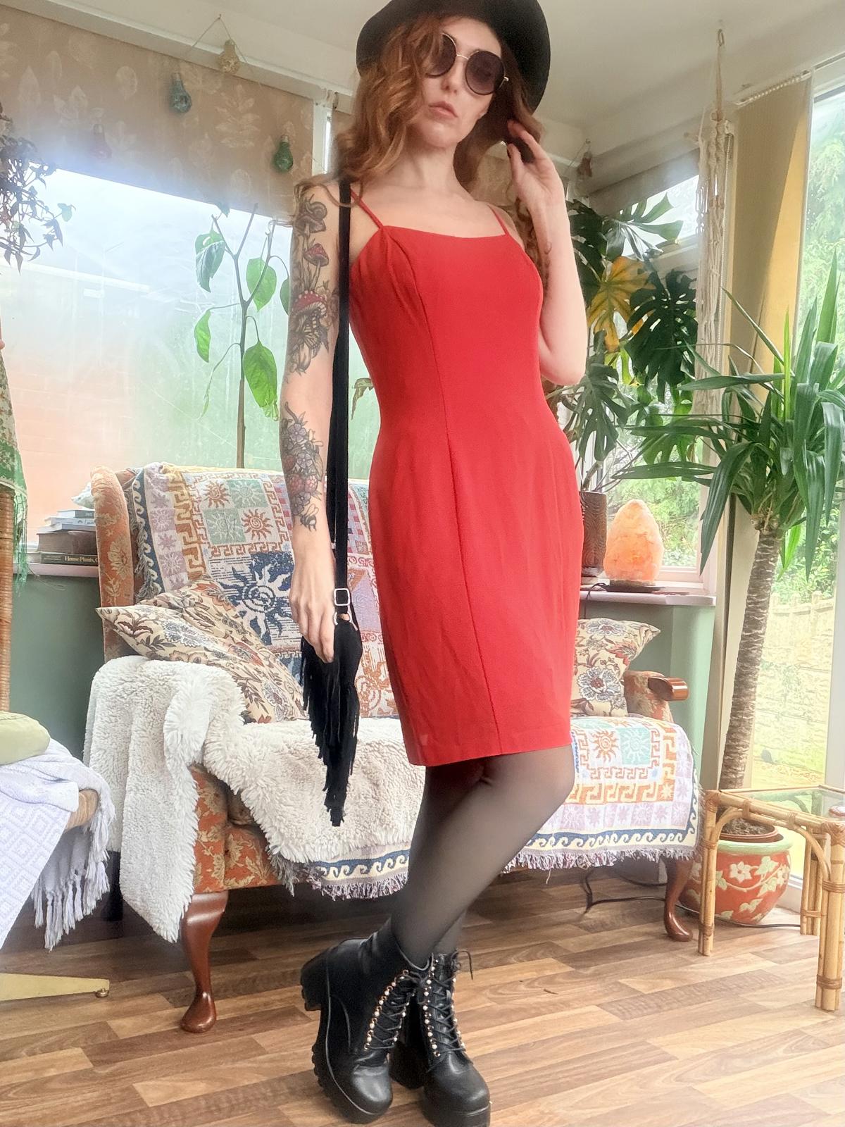 Vintage 1990s Red dress by Vera Mont size 10 Spaghetti Strap fitted Mini Dress