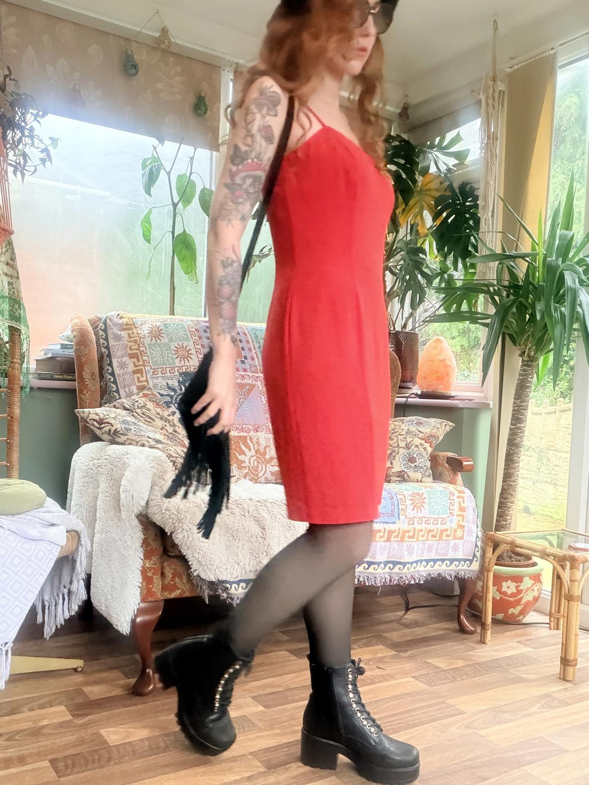 Vintage 1990s Red dress by Vera Mont size 10 Spaghetti Strap fitted Mini Dress