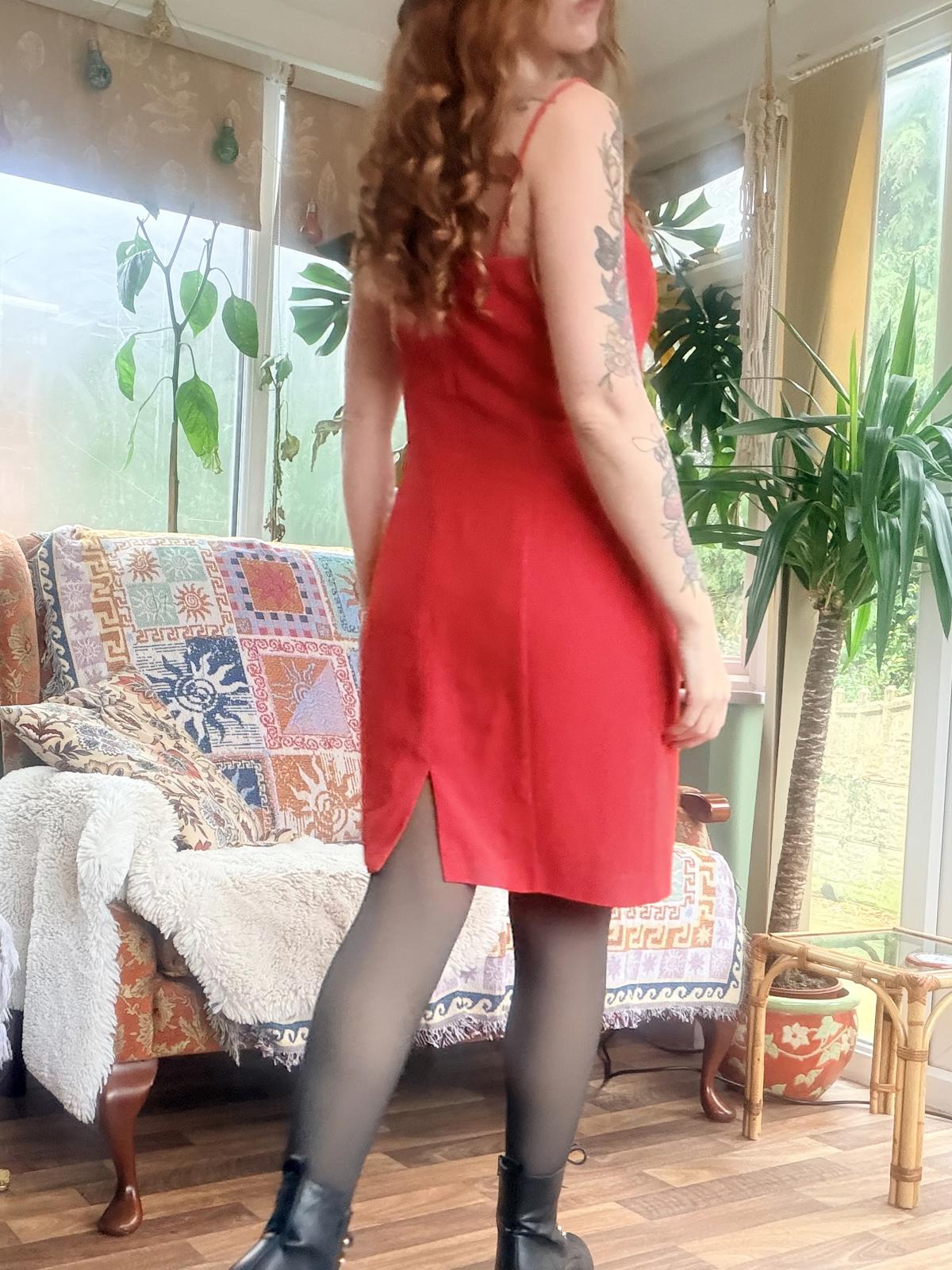 Vintage 1990s Red dress by Vera Mont size 10 Spaghetti Strap fitted Mini Dress