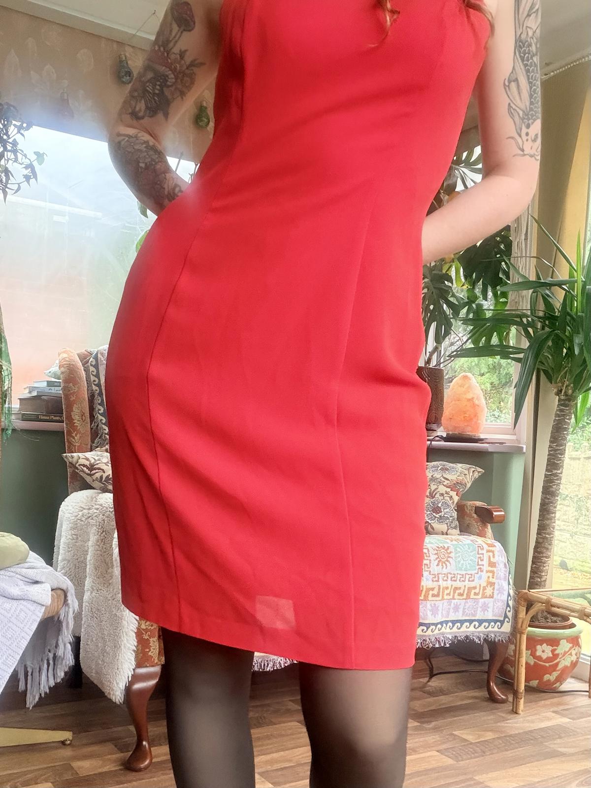 Vintage 1990s Red dress by Vera Mont size 10 Spaghetti Strap fitted Mini Dress