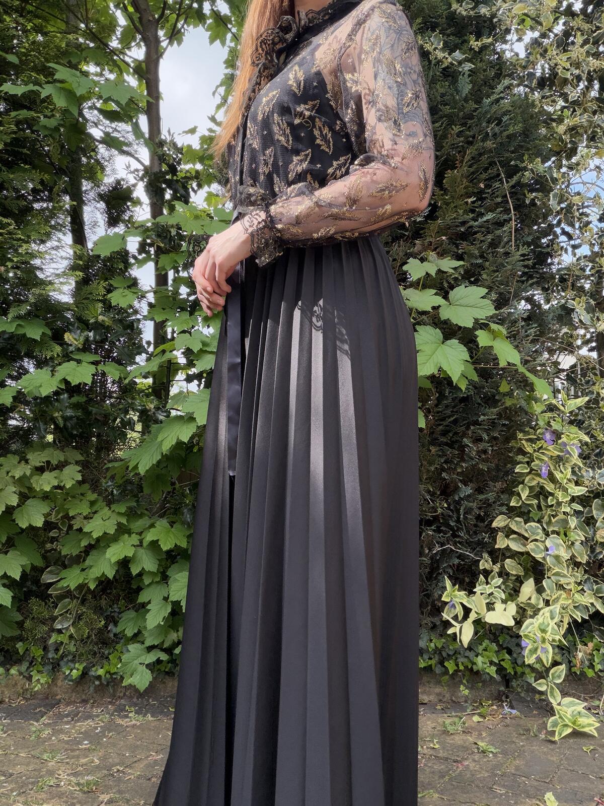 Vintage 1980s Maxi Dress  Black Pleated Maxi Dress with Gold Leaf Detail Size 18