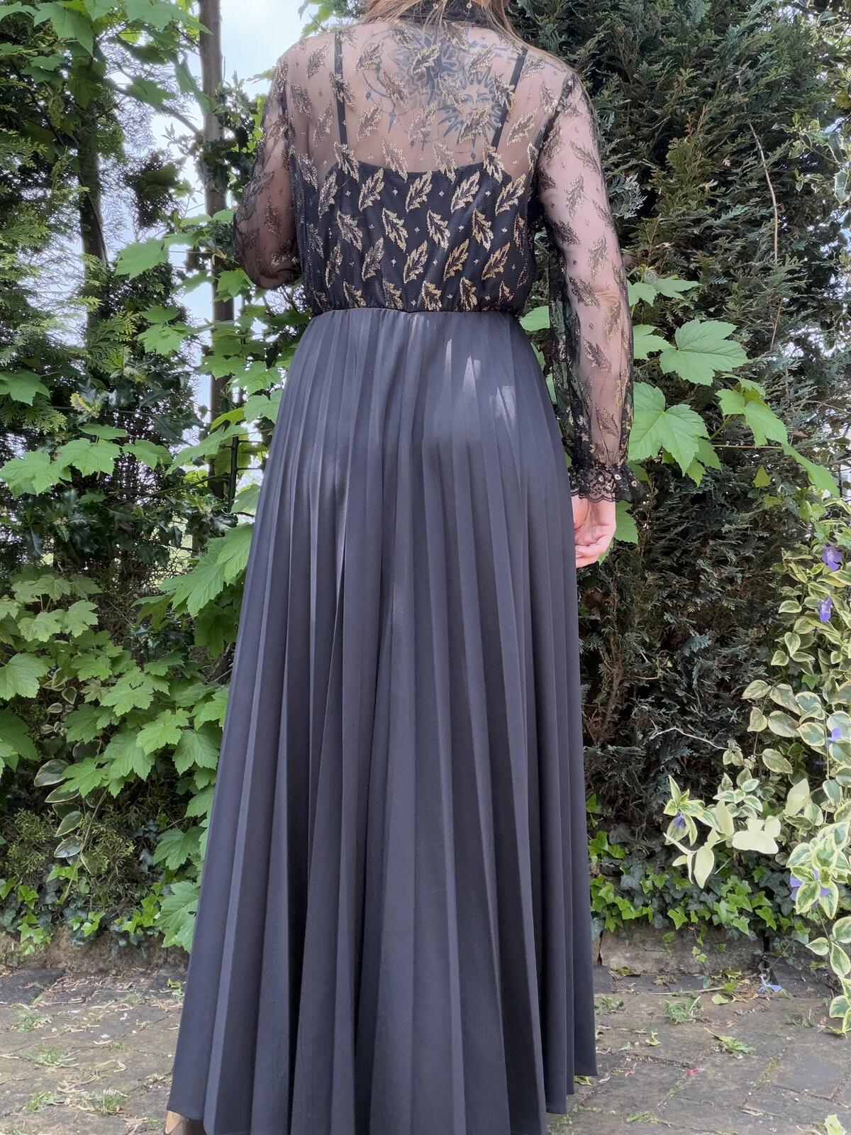 Vintage 1980s Maxi Dress  Black Pleated Maxi Dress with Gold Leaf Detail Size 18