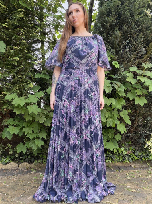 Vintage 1970s Maxi Dress Floral Pleated Long Summer Dress Flares Sleeves Size 20
