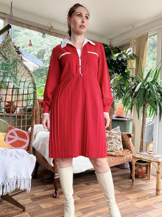 Vintage 1960s Shirt Dress Red Long Sleeve Pleated with White Collar and Cuffs 14