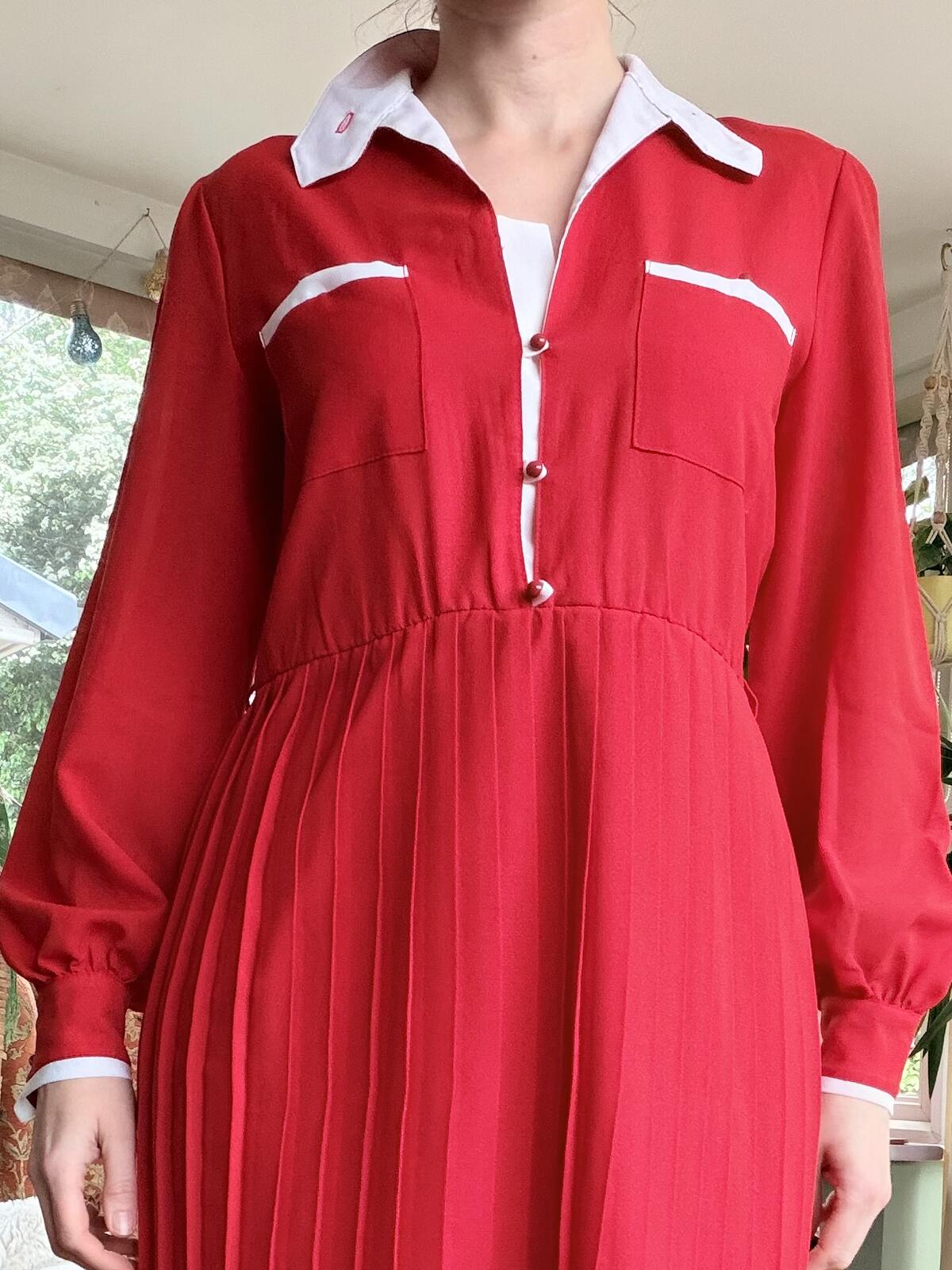 Vintage 1960s Shirt Dress Red Long Sleeve Pleated with White Collar and Cuffs 14