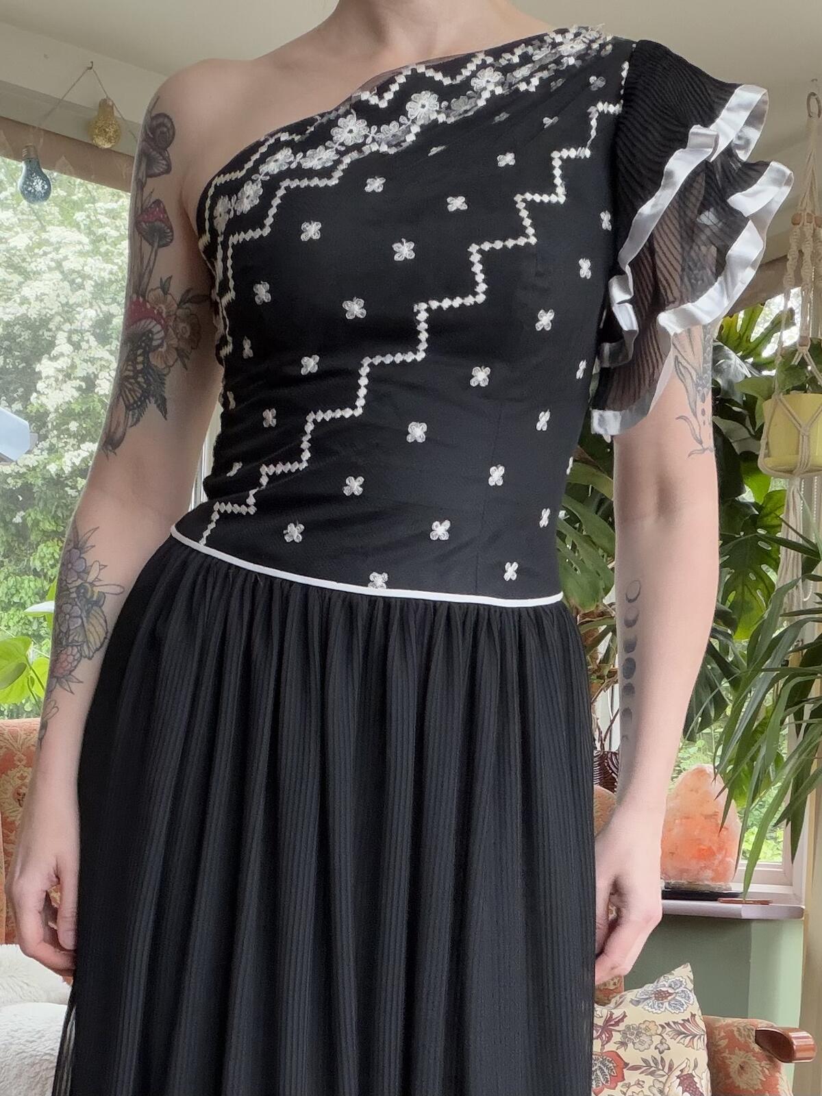 Vintage 1980s Cocktail Dress Black One Shoulder Maxi with Ruffle Details Size 10