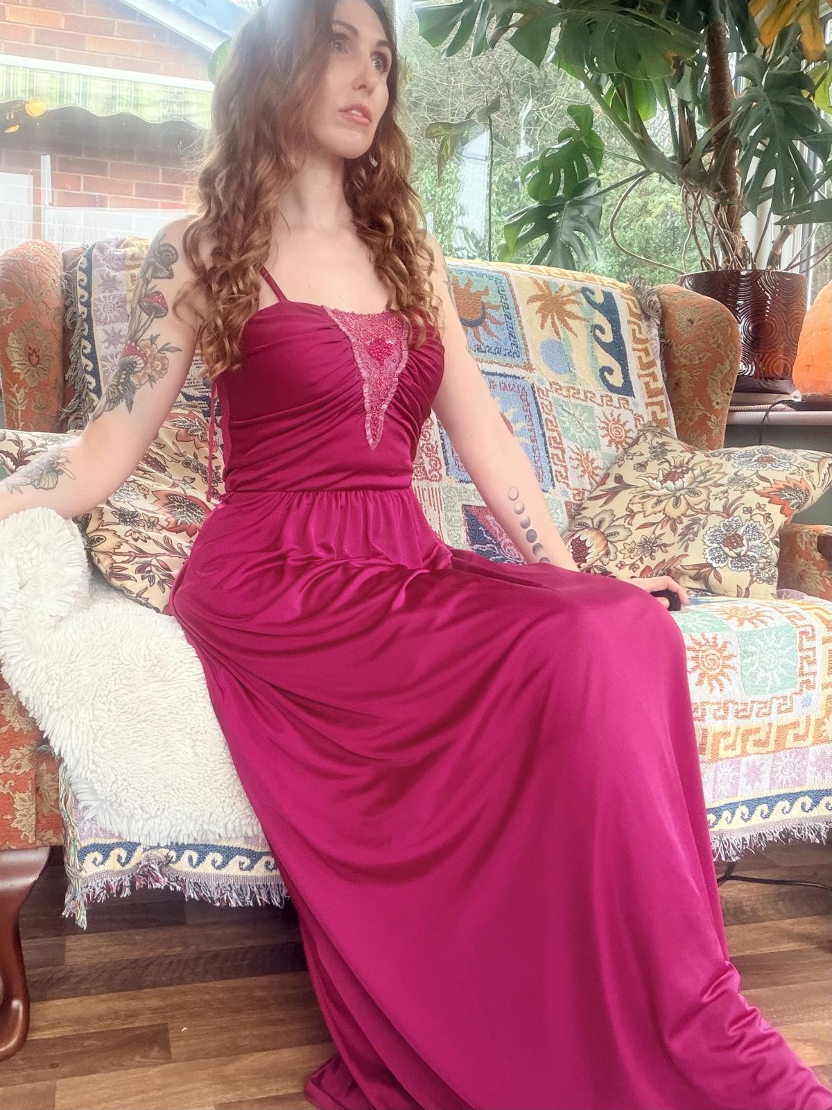 Vintage 1990s cocktail dress by Vera Mont size 10 Burgundy Maxi beaded maxi