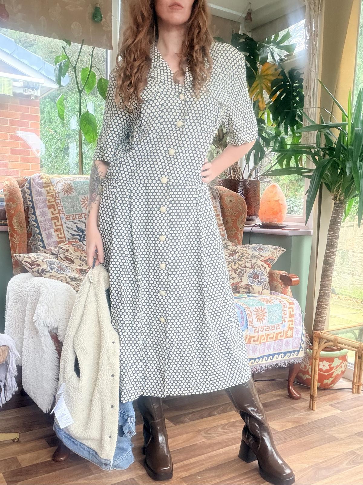 Vintage 1980s shirt dress size 16 Polka Dot geometric Button-Down Midi Dress