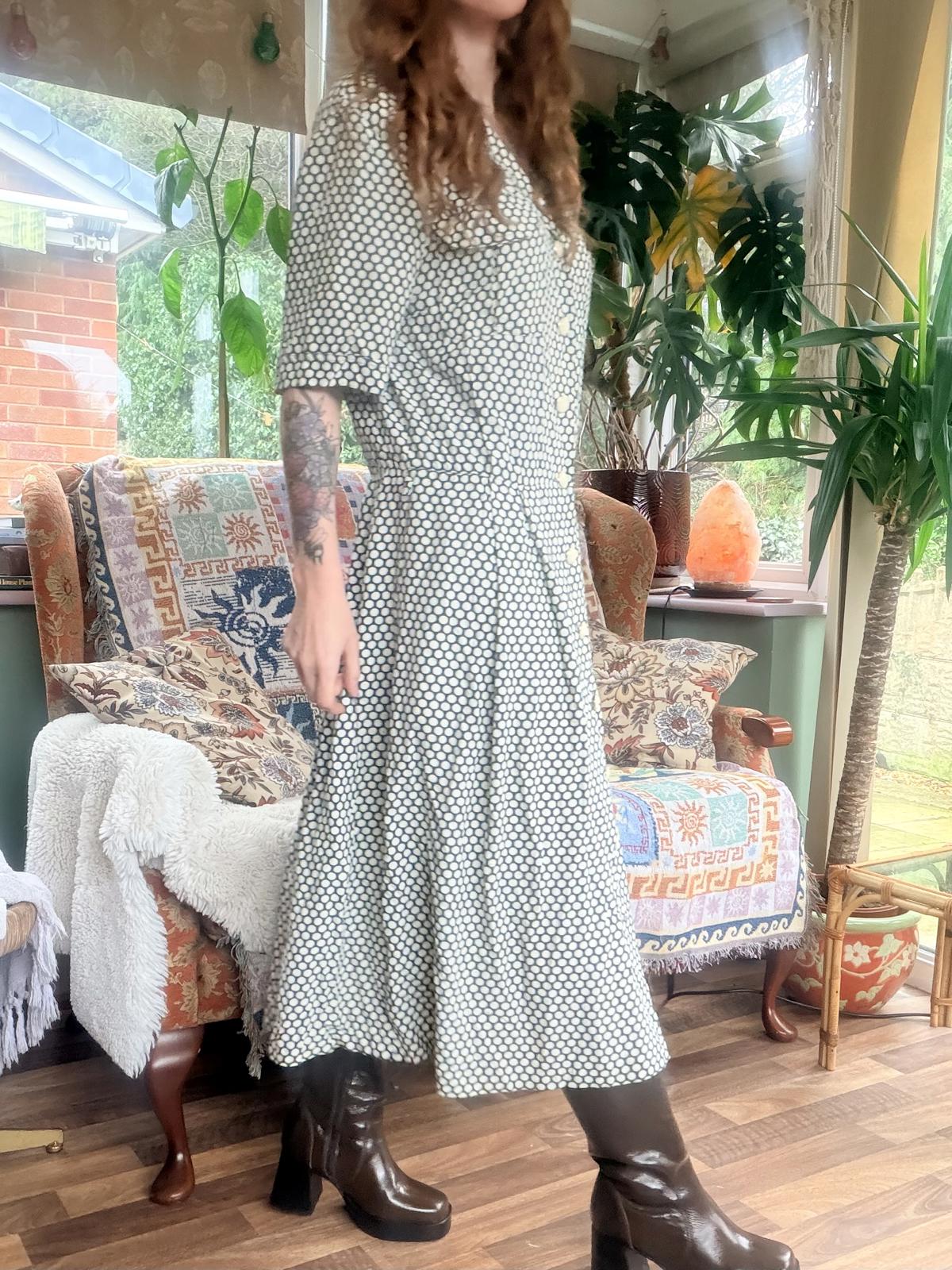 Vintage 1980s shirt dress size 16 Polka Dot geometric Button-Down Midi Dress