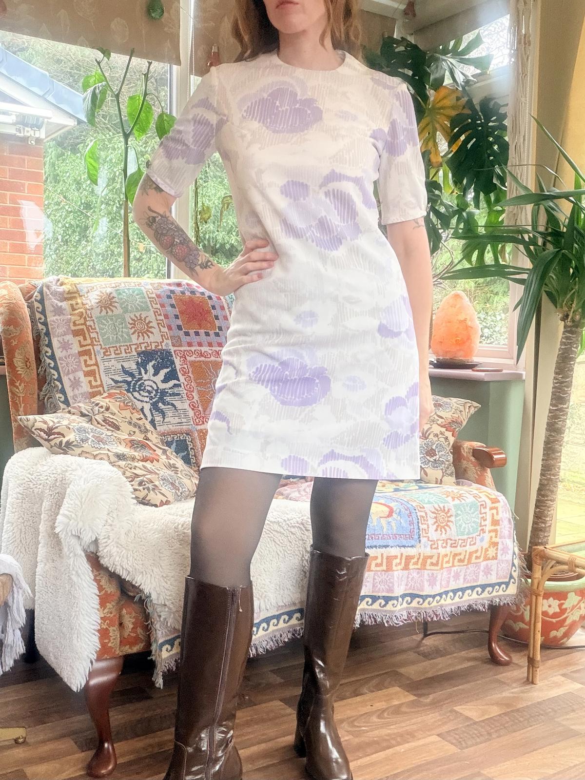 Vintage 1960s mini dress size 10 White and Lilac retro mod Gogo dress