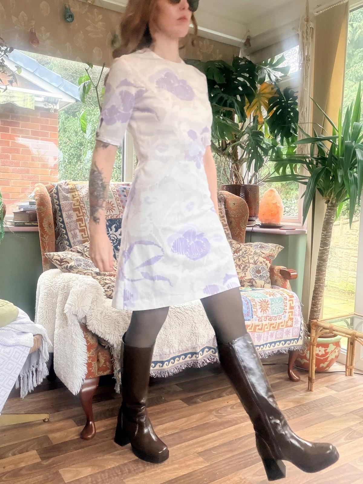 Vintage 1960s mini dress size 10 White and Lilac retro mod Gogo dress