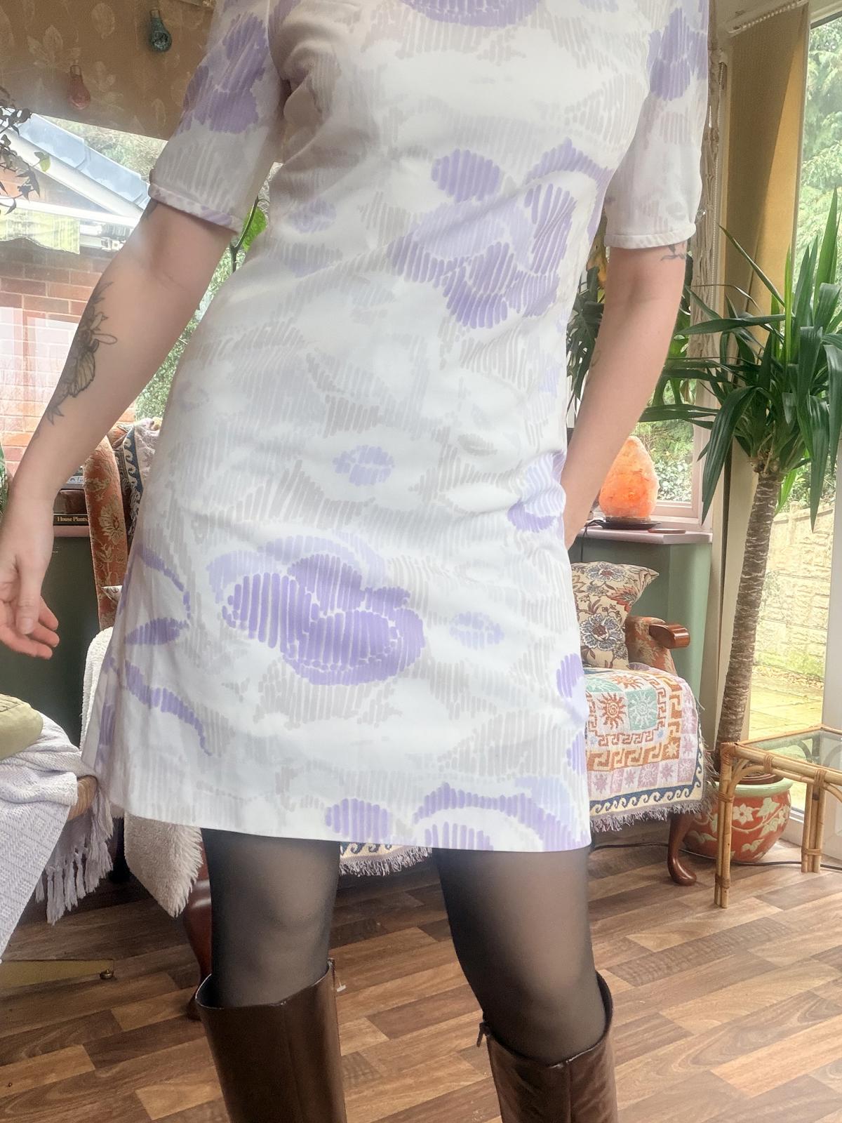 Vintage 1960s mini dress size 10 White and Lilac retro mod Gogo dress