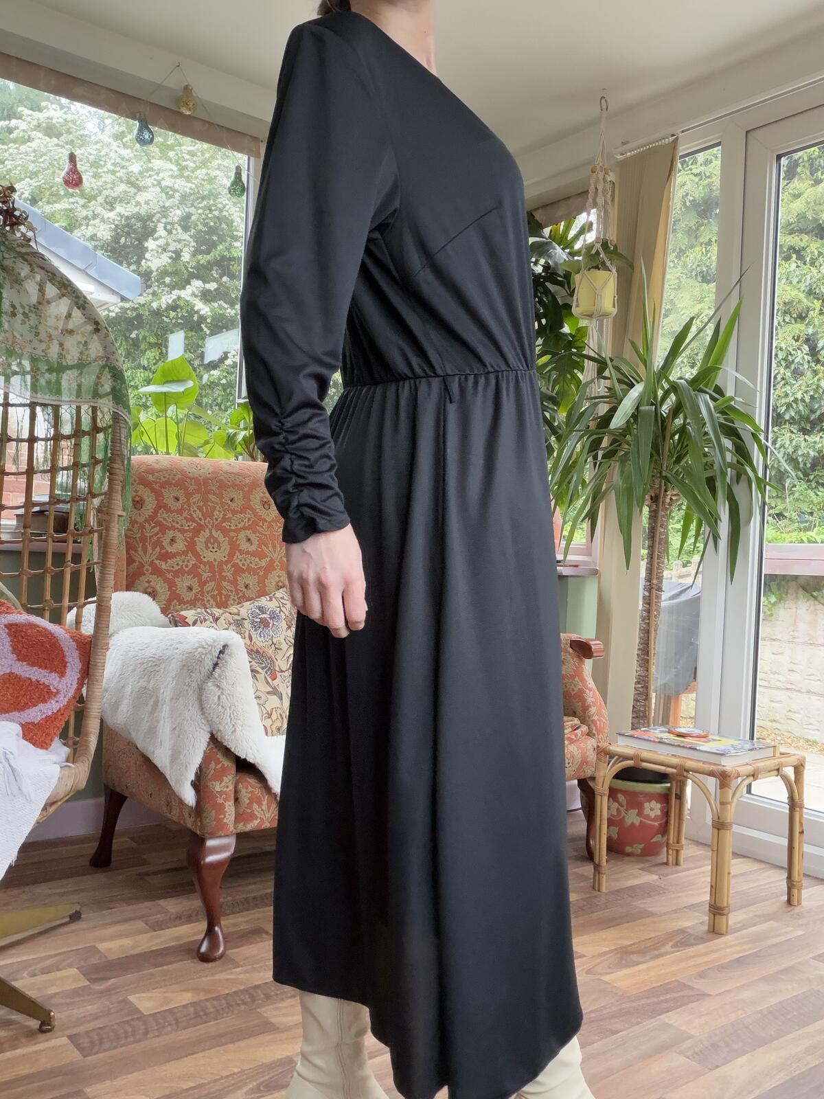Vintage 1980s Midi Dress Black Long Sleeve with Sequin Leaf Detail Size 16