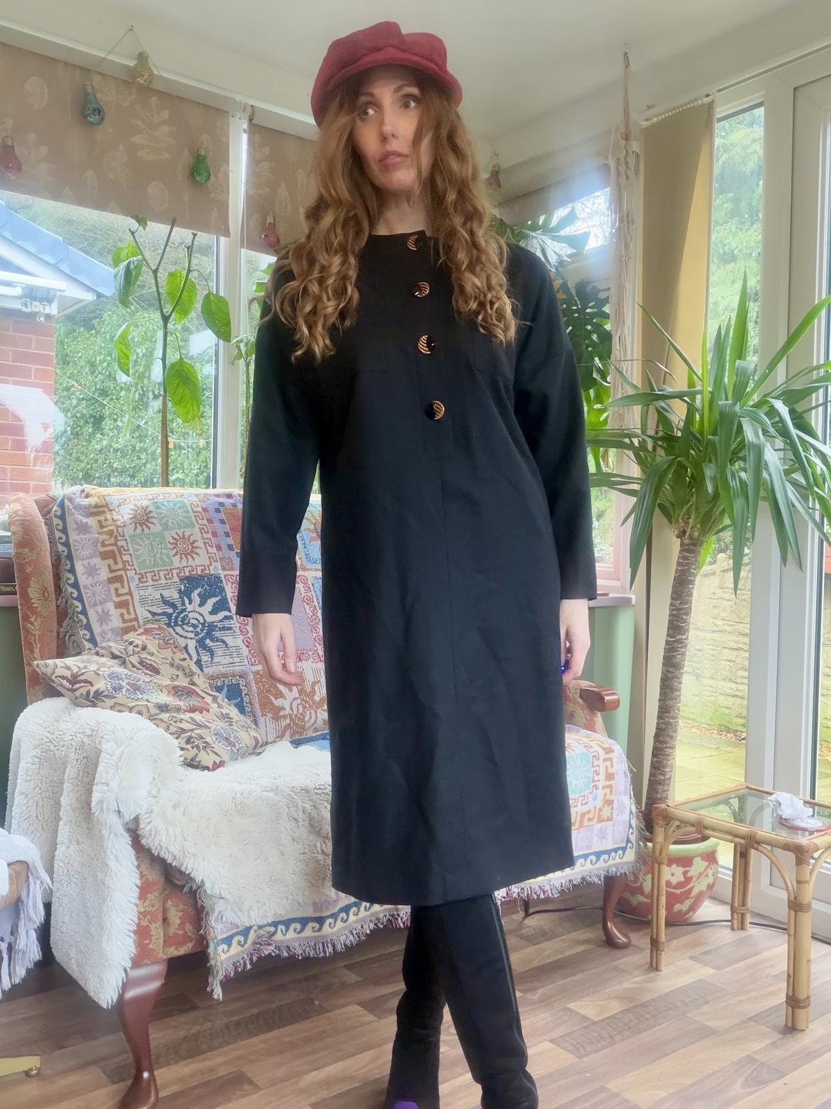 Vintage 1980s sift dress size 18 Black Long Sleeve Midi Dress with Button Detail