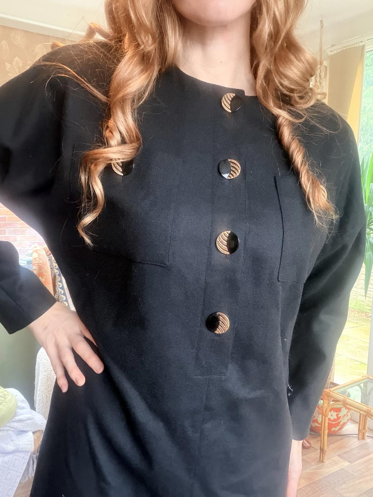 Vintage 1980s sift dress size 18 Black Long Sleeve Midi Dress with Button Detail