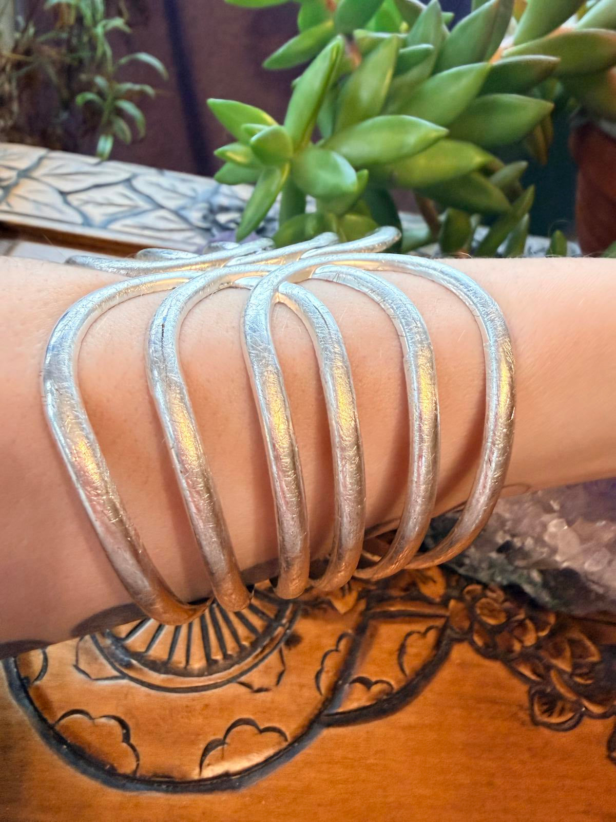 Vintage cuff bracelet bangle Silver Tone metal curved band spring hinge clasp