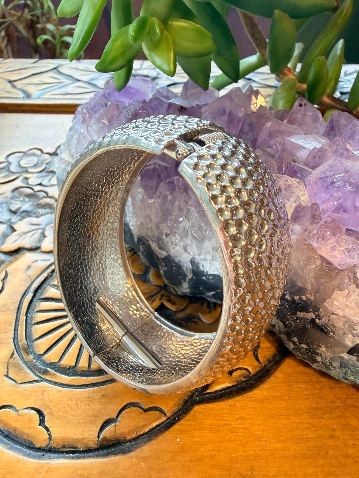 Vintage metal cuff bracelet Textured hammered Silver Tone Bangle hinged spring