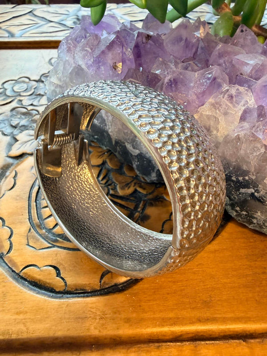 Vintage metal cuff bracelet Textured hammered Silver Tone Bangle hinged spring