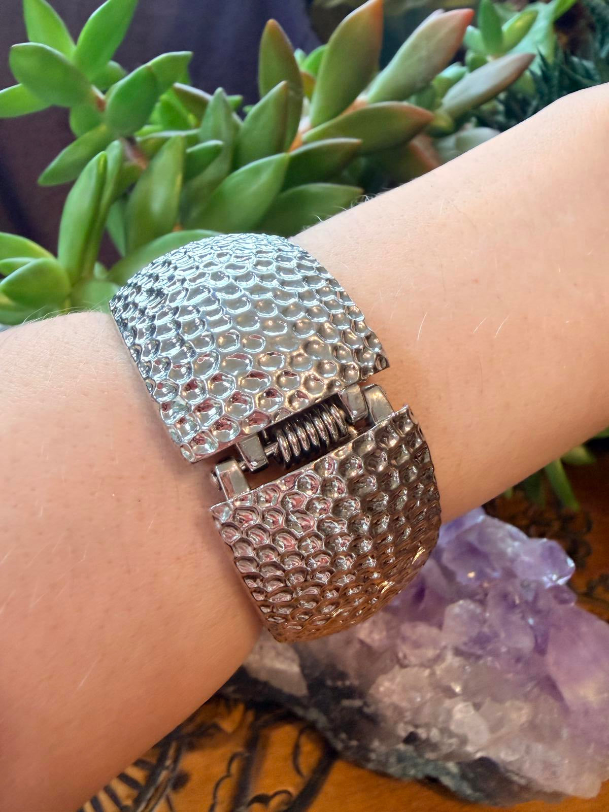 Vintage metal cuff bracelet Textured hammered Silver Tone Bangle hinged spring