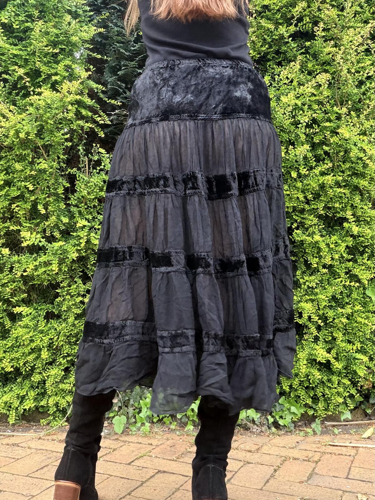 vintage 1990s Whimsigoth Skirt Black Sheer Tiered Midi Velvet Skirt Size 12