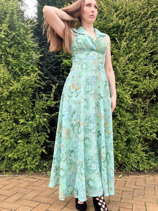 Vintage 1970s Maxi Dress Green Floral long summer Dress with Collar Size 8