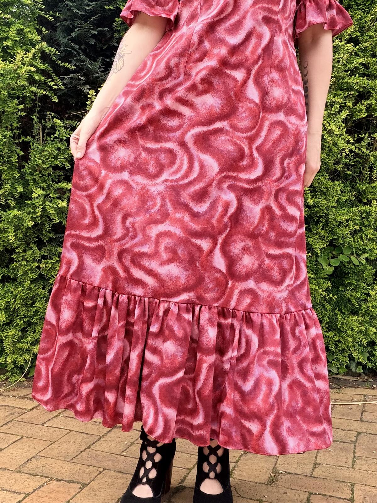 Vintage 1970s Maxi Dress Pink Ruffle Hem Long Psychedelic Dress Size 16