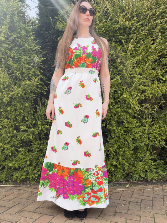 Vintage 1970s Maxi Dress White Long Summer Dress with Bold Floral Print Size 12