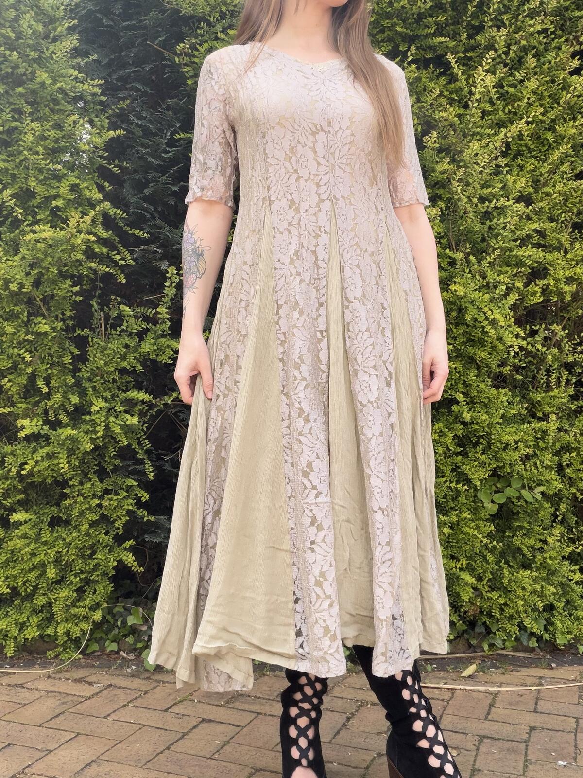 Vintage 1990s Hippie Dress Boho Festival Beige Lace long Layered Dress Size 14