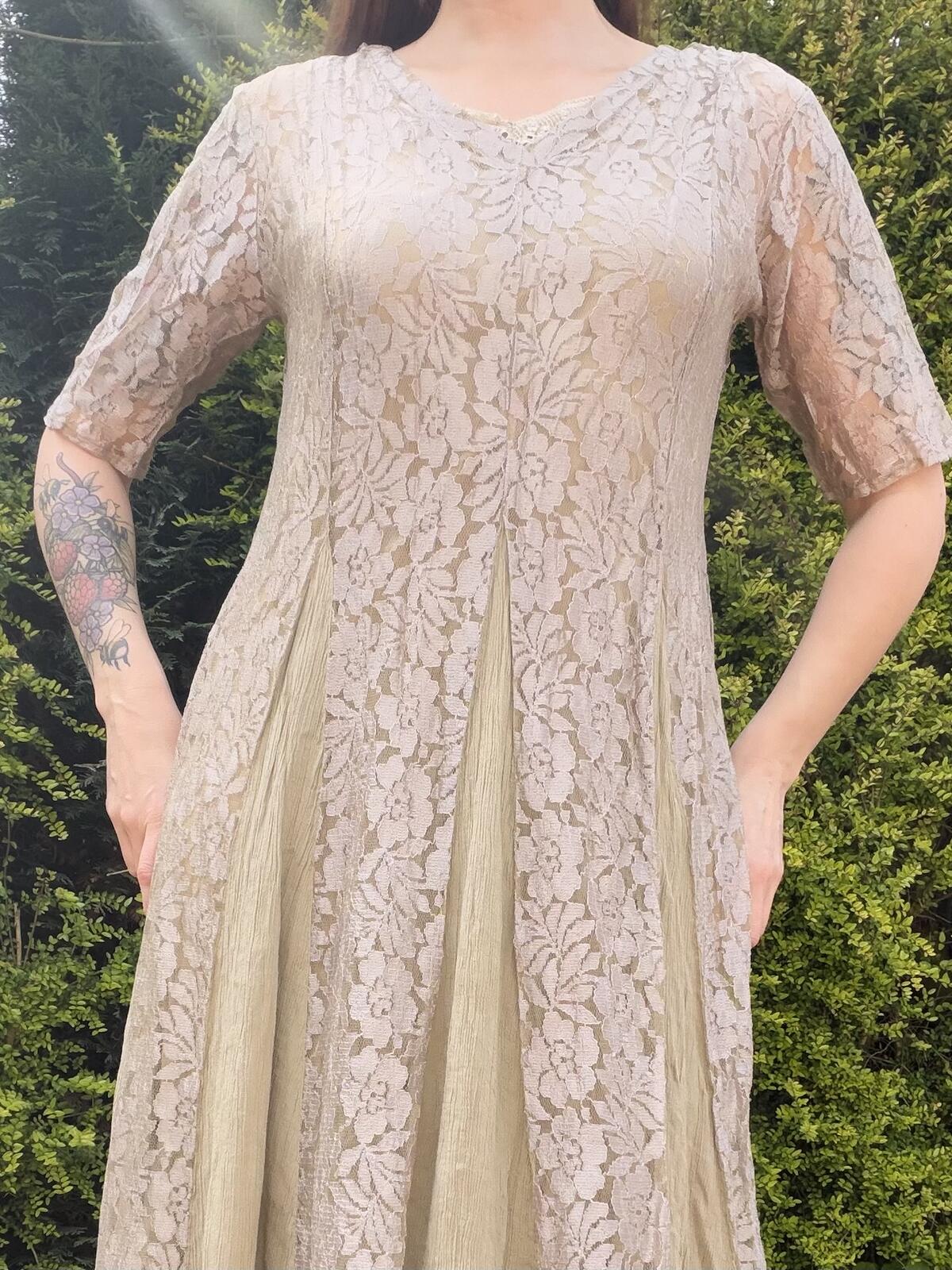 Vintage 1990s Hippie Dress Boho Festival Beige Lace long Layered Dress Size 14