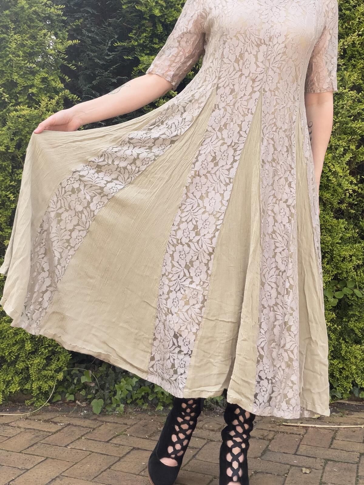 Vintage 1990s Hippie Dress Boho Festival Beige Lace long Layered Dress Size 14