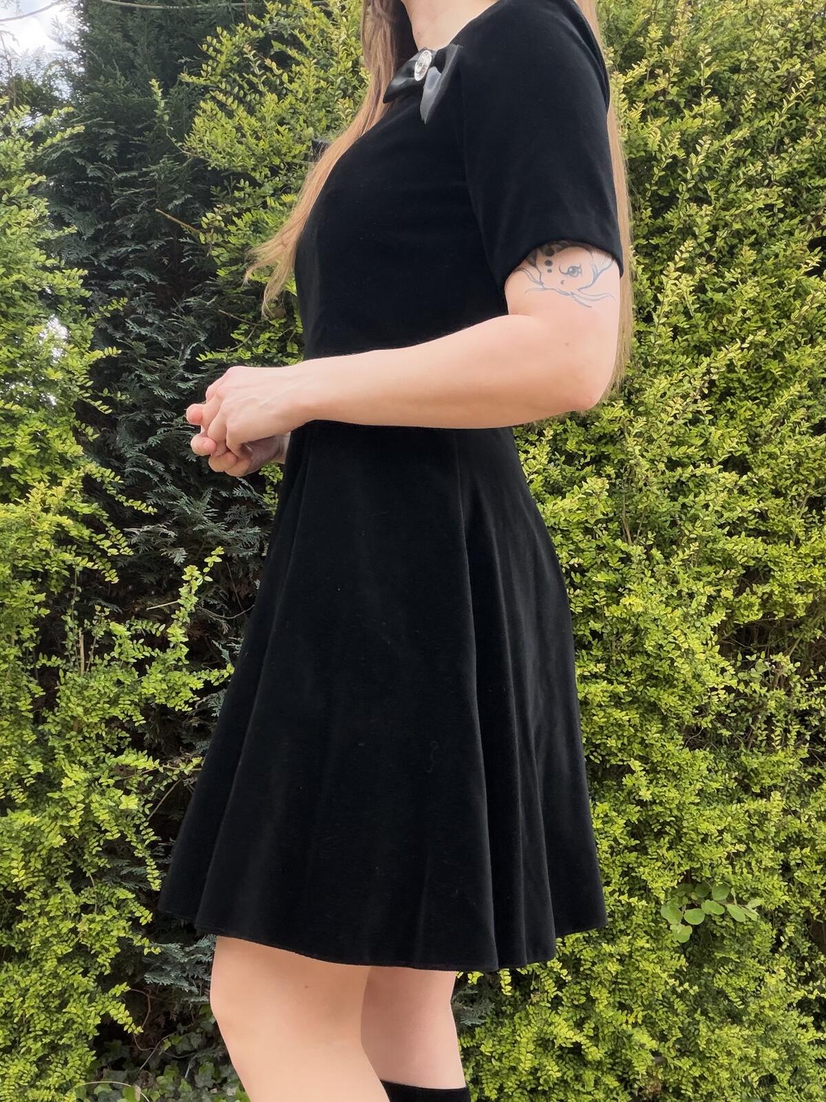 Vintage 1990s Party Dress Black Velvet with Bow 100% Cotton By Vera Mont Size 12