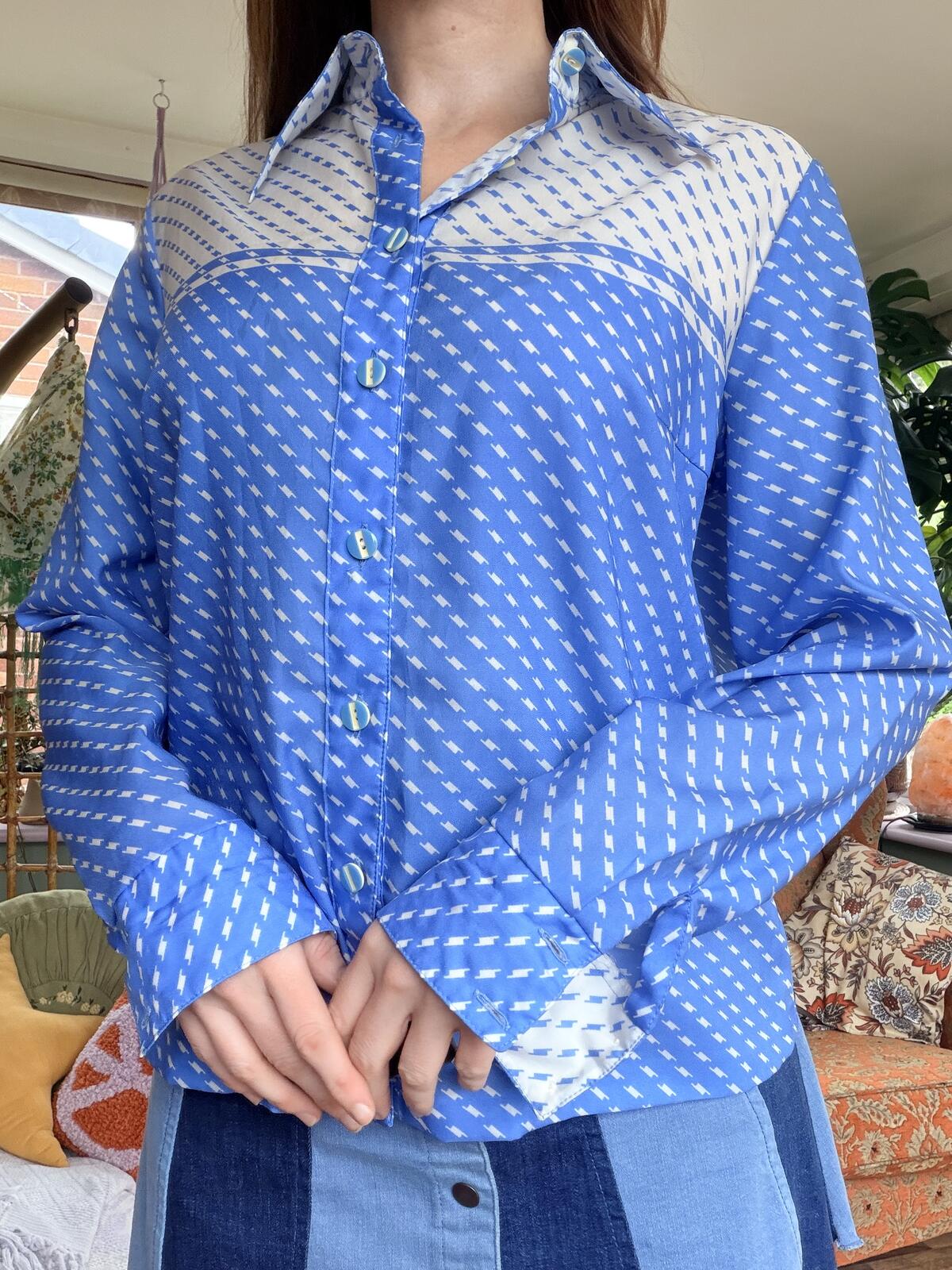 Vintage 1970s Retro Shirt Blue Patterned Button Up Blouse Size 16