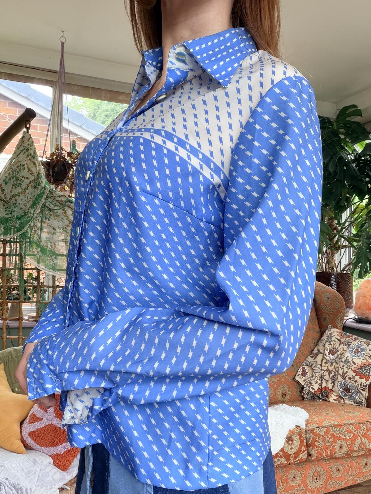 Vintage 1970s Retro Shirt Blue Patterned Button Up Blouse Size 16