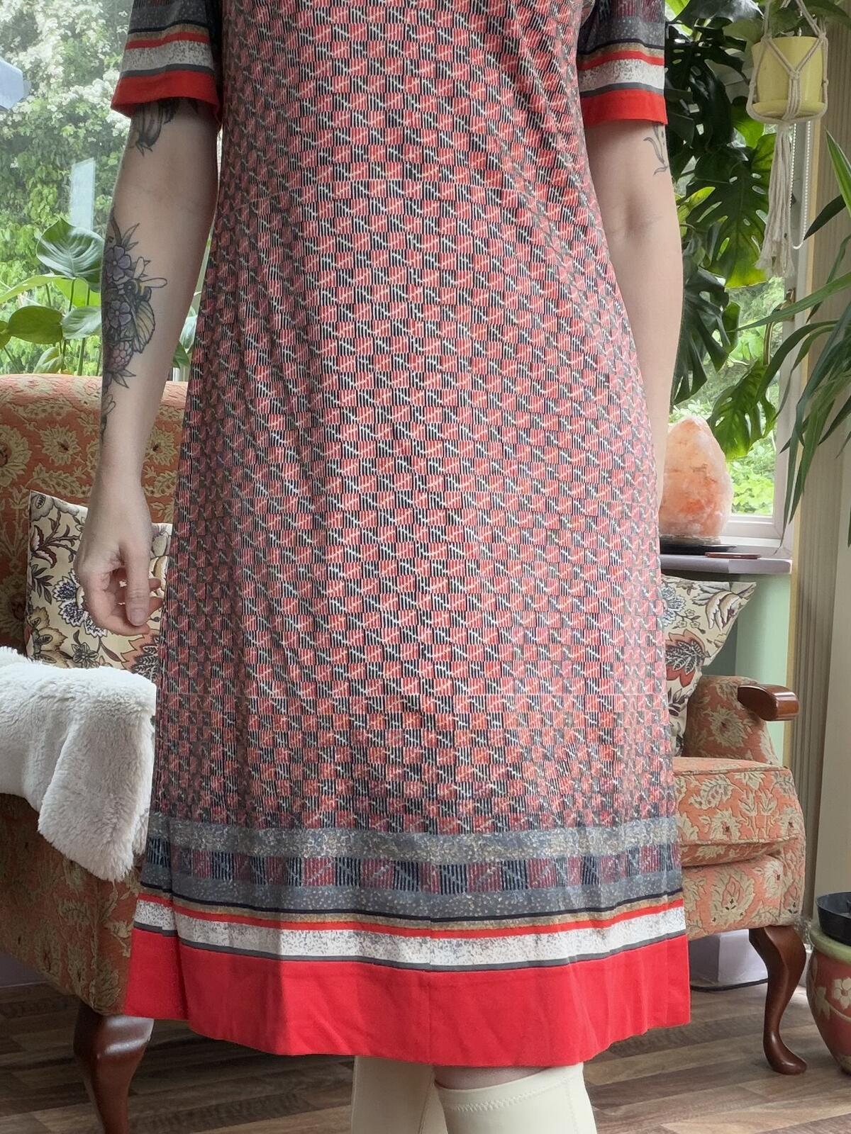 Vintage 1970s Shirt Dress Patterned Midi Dress with Red and Grey Accents Size 14
