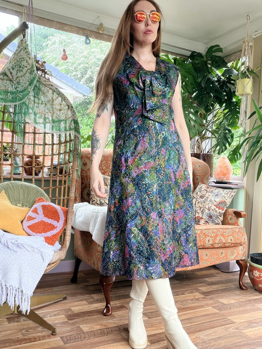 Vintage 1970s Dress Sleeveless Midi with Abstract Pattern and Bow Detail Size 16