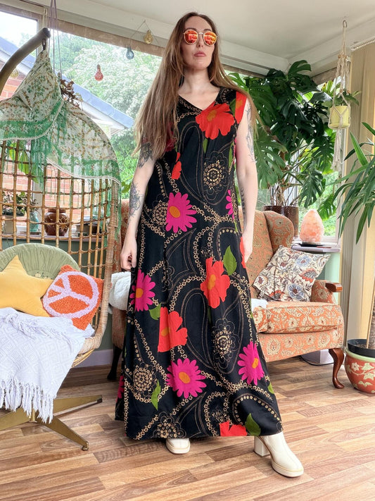Vintage 1970s Maxi Dress Black Long Dress with Bold Floral Print Size 16