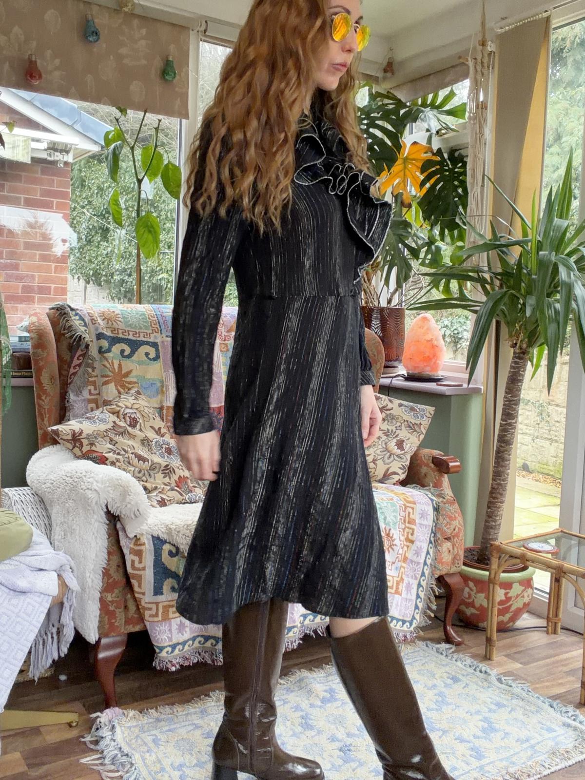 Vintage 1980s party dress Black size 12 sparkly with Ruffle collar detail