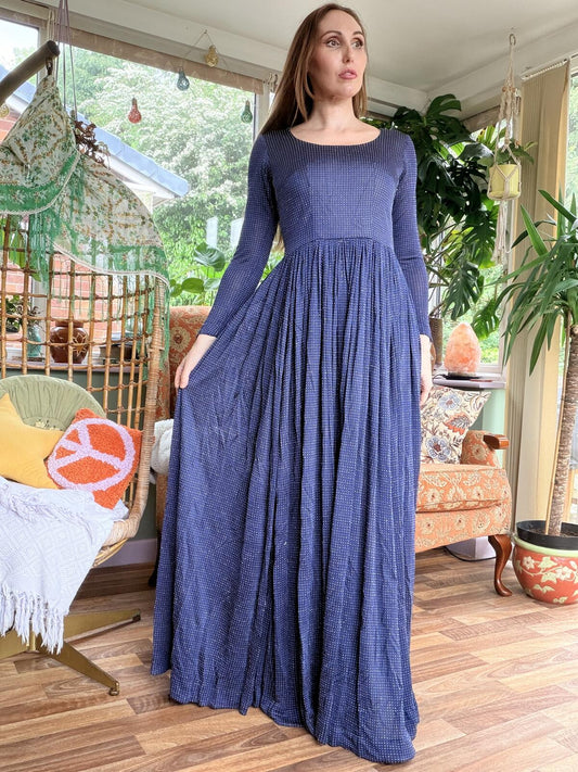 Vintage 1970s Long Sleeve Navy Blue Maxi Dress with Flowing Skirt Size 8