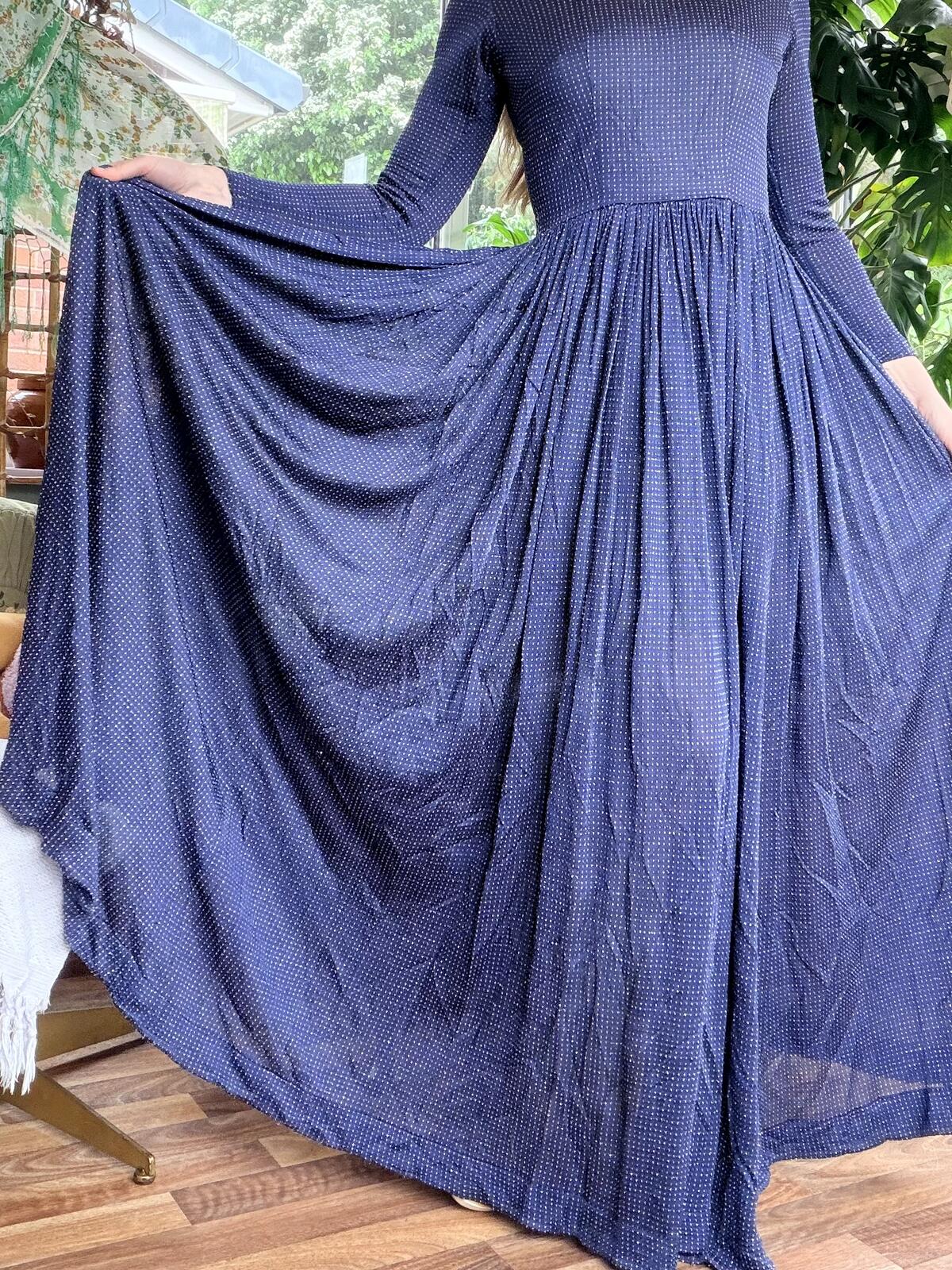 Vintage 1970s Long Sleeve Navy Blue Maxi Dress with Flowing Skirt Size 8