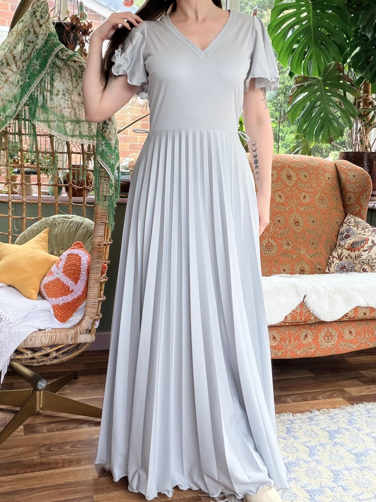 Vintage 1980s Summer Dress Grey Pleated Maxi Dress with Ruffled Sleeves Size 14