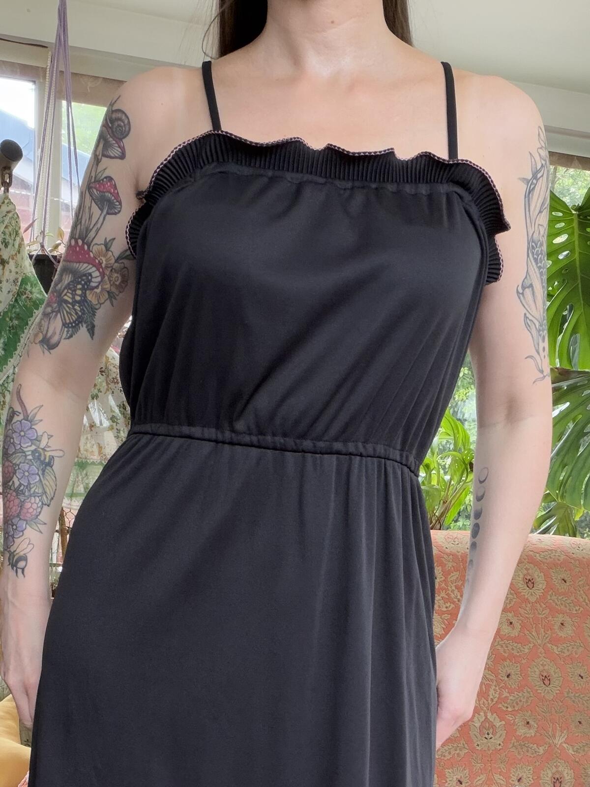 Vintage 1970s Maxi Dress Black with Pleated Ruffle Detail Size 18