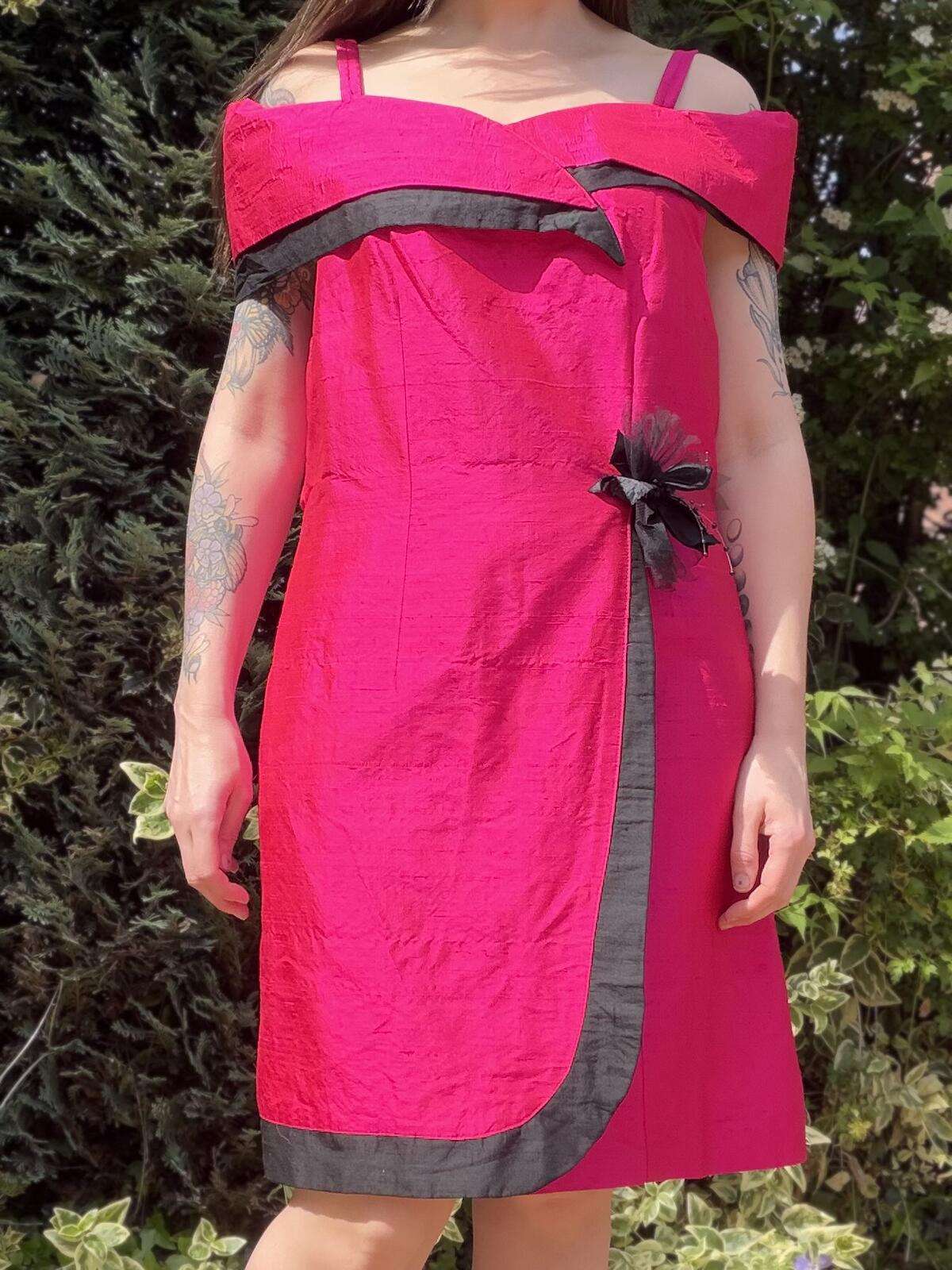 Vintage 1980s cocktail dress Pink Off Shoulder with Black Trim and Bow size 12
