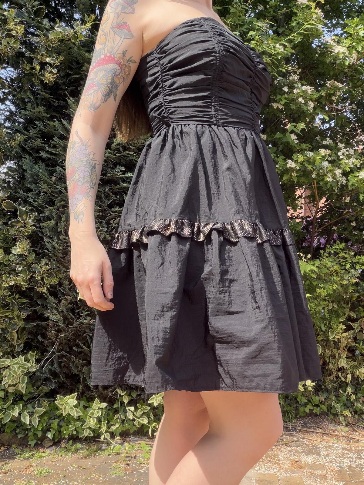 Vintage 1980s Party Dress Black Strapless Ruched Bodice Ruffle Detail Size 10